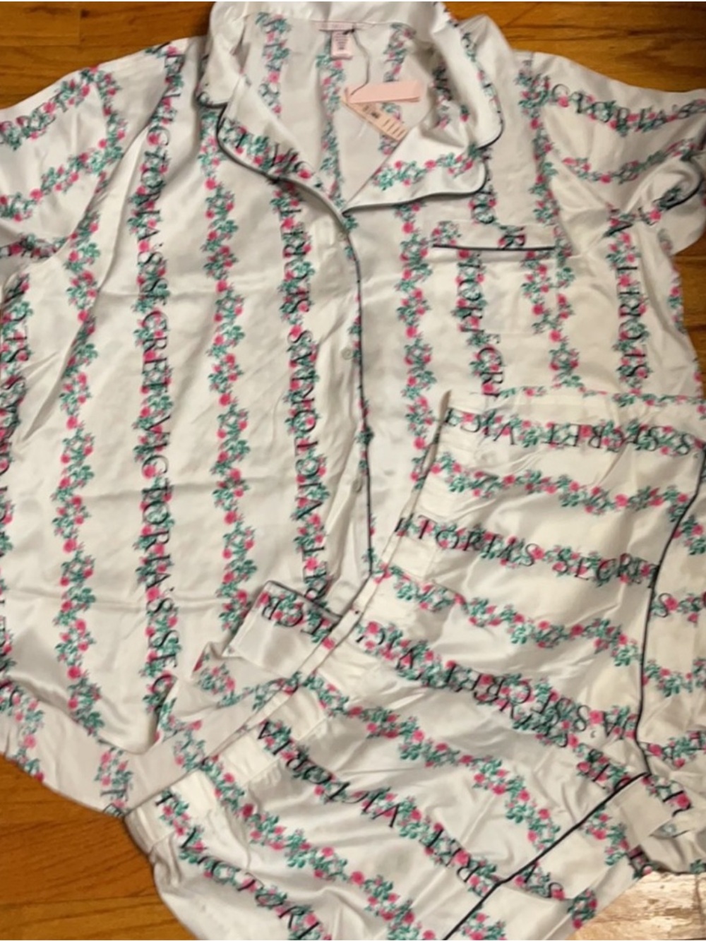 Victoria’s Secret two piece set new with tag